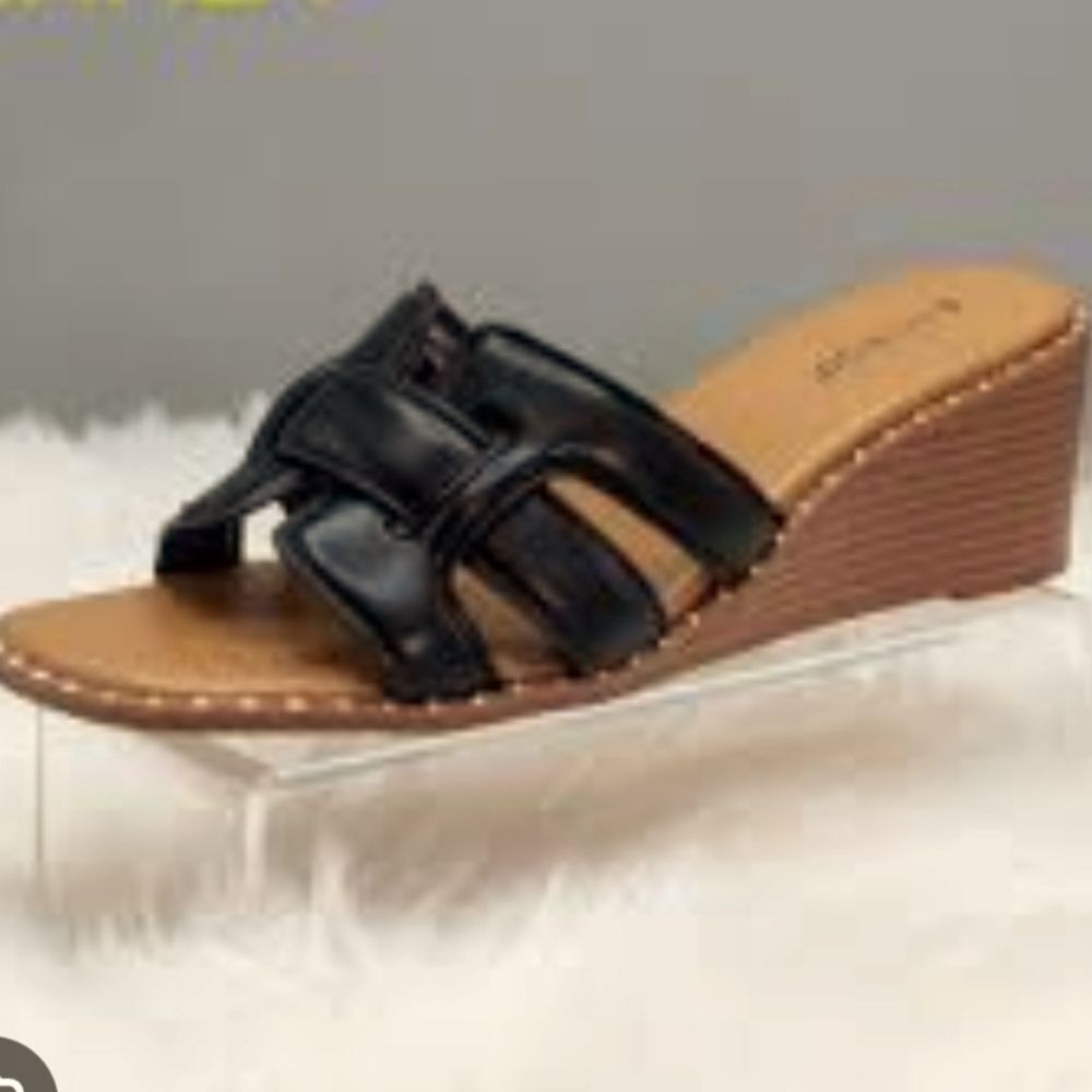 BRAND NEW BAMBOO THIN STUDDED LINER DESIGN WOMENS WEDGE SANDAL